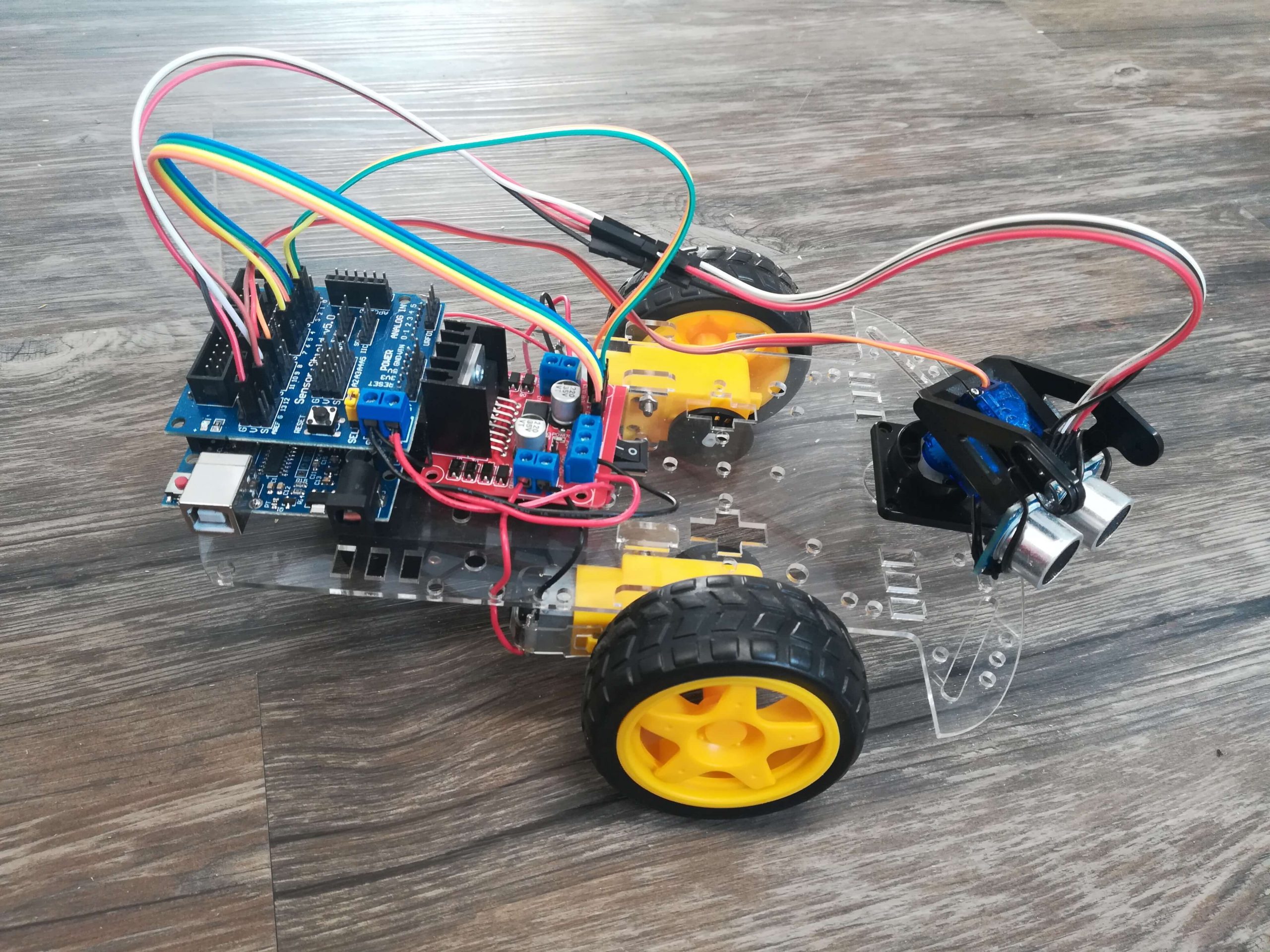 Building the Geekcreit® DIY L298N Autonomous Robot Car